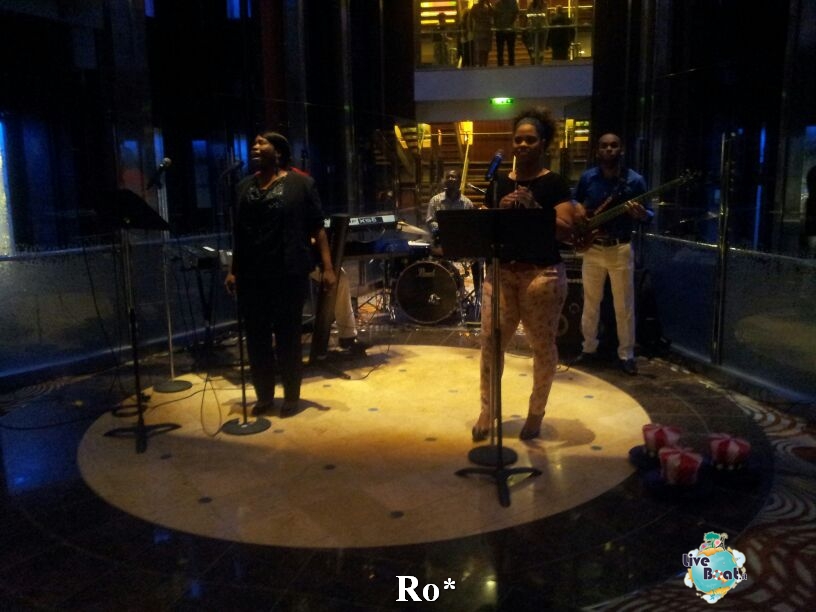 Foto - Celebrety Reflection - Civitavecchia - Diretta Liveboat Crociere (8)
